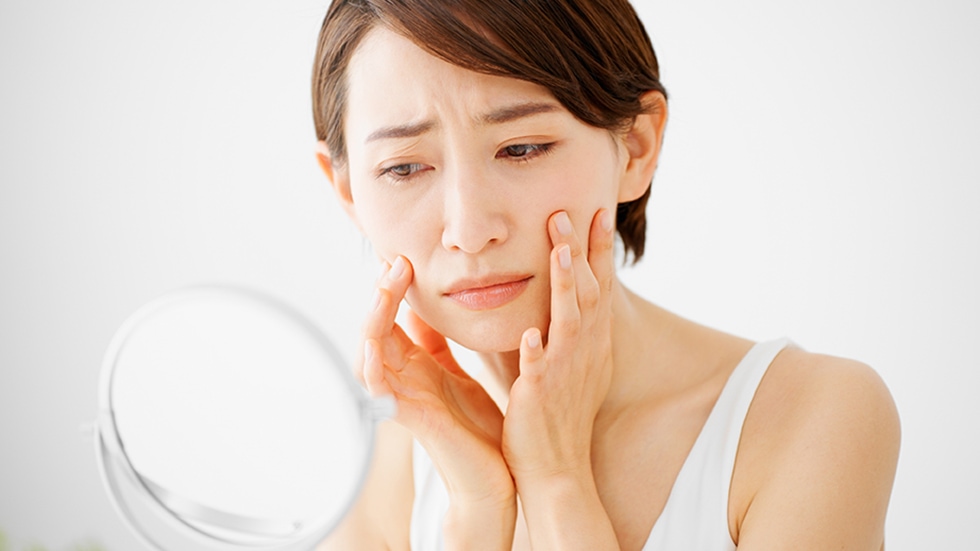 今すぐやめて!皮むけを悪化させる3つのNG行動